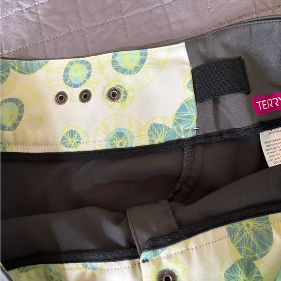 Terry Metro front zip bike Skirt with Front Slit pockets and great detail - Picture 5 of 7